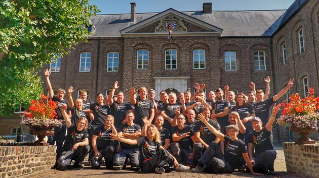 Members of the 2018 Workcamp Parquet in front of Arcen Castle in Holland