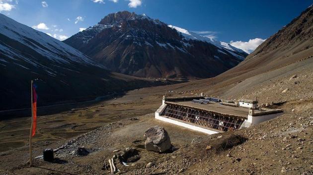 Vesnická škola v tibetsko-českém stylu