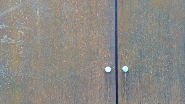 All so far erected artefacts from the Masques set by John Hejduk have been made from perishable materials. (Photo: a detail of The House of the Mother of the Suicide made from Corten, a durable type of steel, MT)