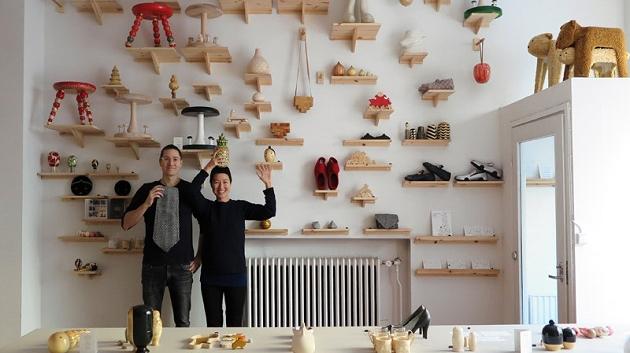 Finská designérská dvojice pracuje s tradičními řemesly. Cestuje za nimi napříč světadíly