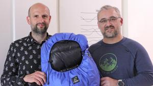 Všímáme si: Balenciaga z banánů a peří s nanomembránou od TUL