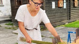 TO KNOW AND LOVE MATERIALS THAT SUPPORT US
