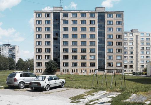 Slovenské architektonické studio GutGut v loňském roce komplexně zrekonstruovalo panelový dům v Rimavské Sobotě. (foto: gutgut.sk)