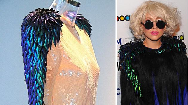 I současní módní návrháři pro ně nacházejí uplatnění – kolekci od Holly Russell ocenila i Lady Gaga. (zdroj: vogue.co.uk)