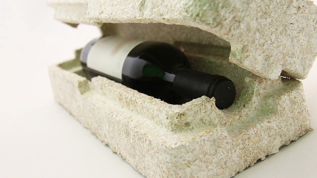 Transportní obal na víno z Eco-Cradle. foto: Ecovative Design LLC